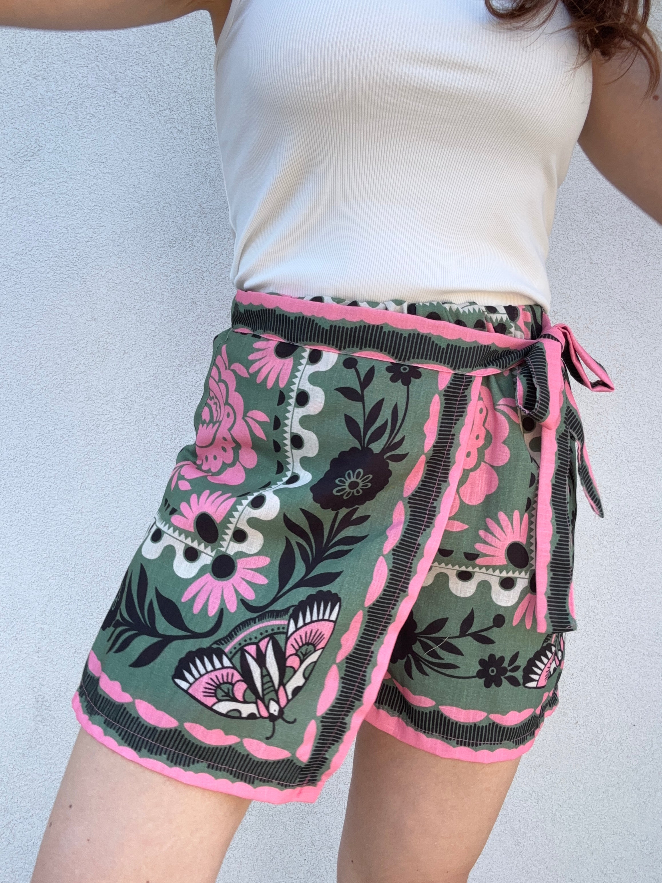 Short pareo