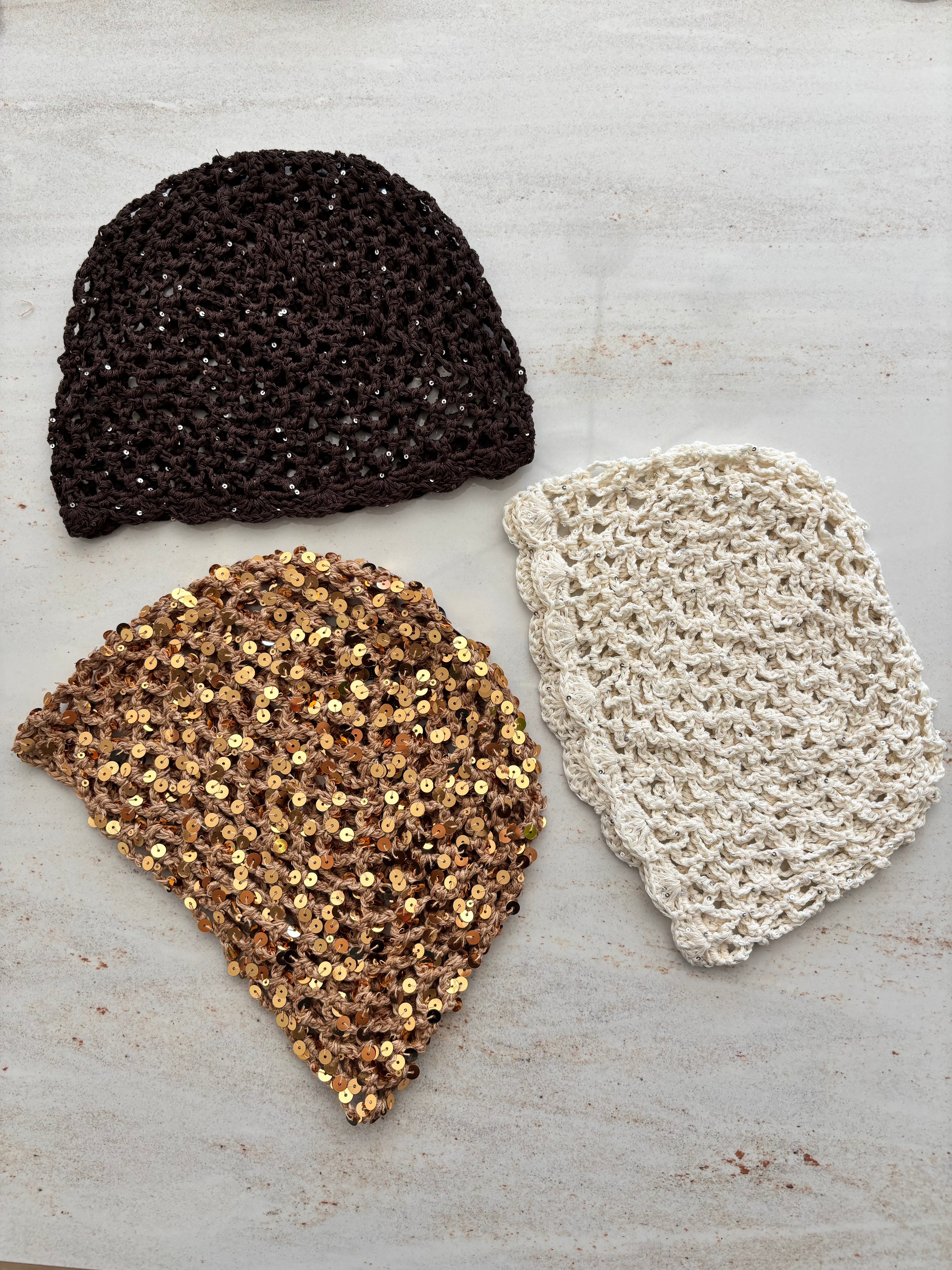 Cappello crochet con paillettes